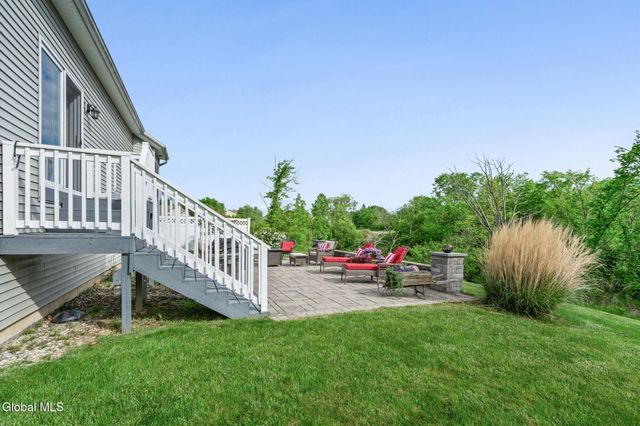 5 Rosemore Place, Halfmoon, NY 12118