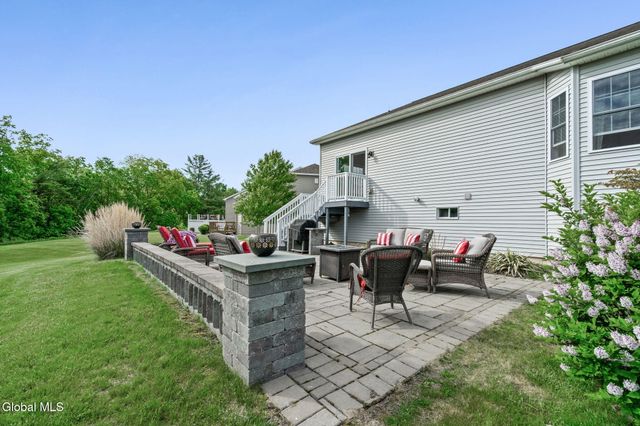 5 Rosemore Place, Halfmoon, NY 12118