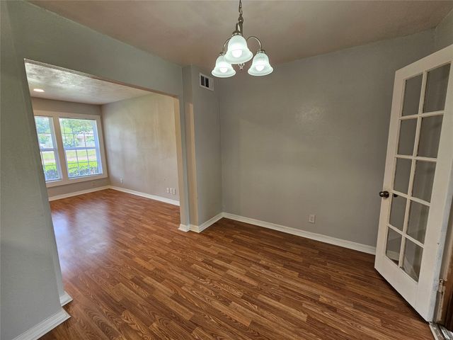 2023 E Illinois Avenue, Dallas, TX 75216
