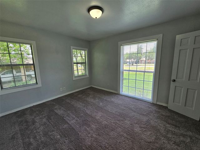 2023 E Illinois Avenue, Dallas, TX 75216