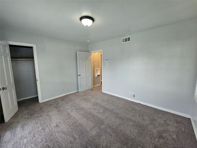 2023 E Illinois Avenue, Dallas, TX 75216