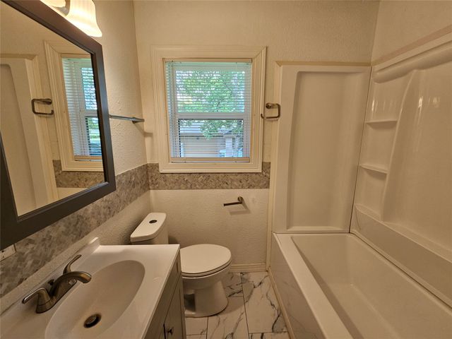2023 E Illinois Avenue, Dallas, TX 75216