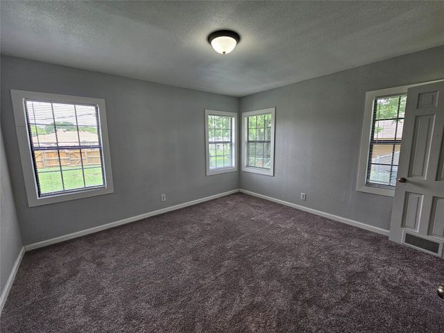 2023 E Illinois Avenue, Dallas, TX 75216