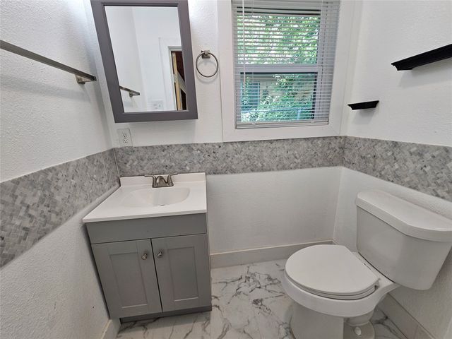 2023 E Illinois Avenue, Dallas, TX 75216