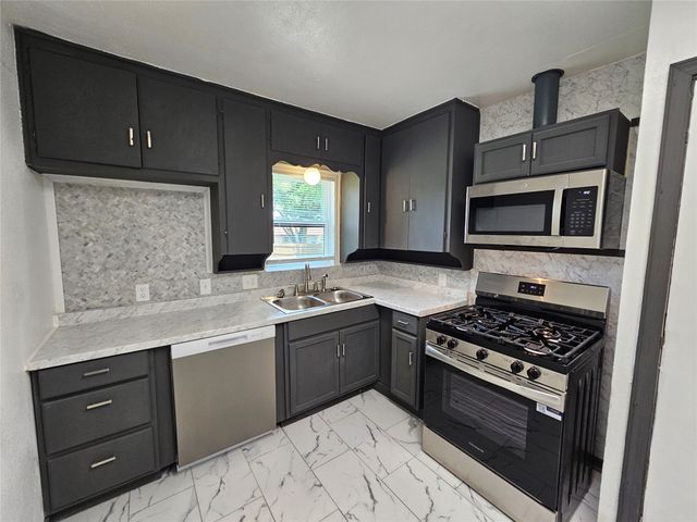 2023 E Illinois Avenue, Dallas, TX 75216