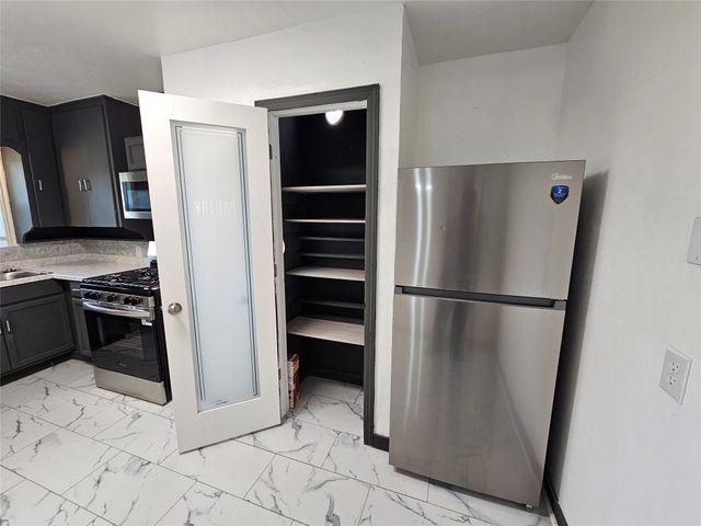 2023 E Illinois Avenue, Dallas, TX 75216