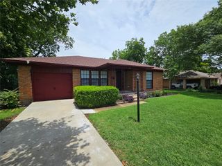 2023 E Illinois Avenue, Dallas, TX 75216