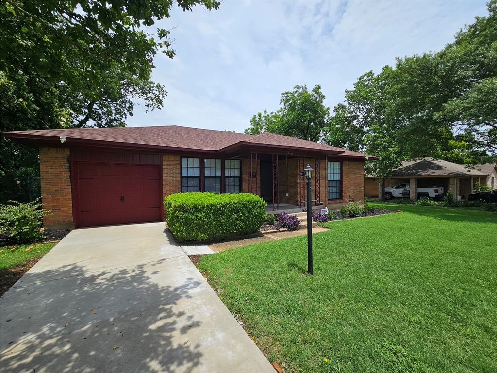 2023 E Illinois Avenue, Dallas, TX 75216