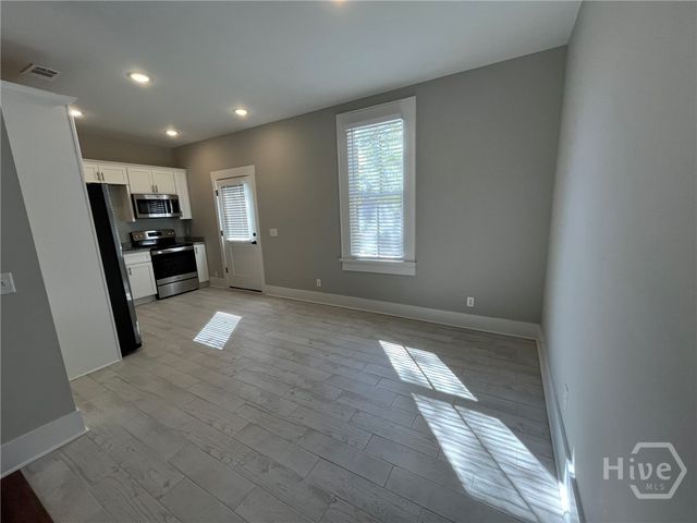 213 W 39 Street B, Savannah, GA 31401