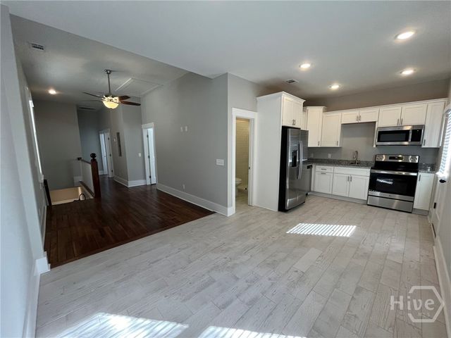 213 W 39 Street B, Savannah, GA 31401