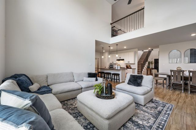 707 Sugar Cane RD, Buda, TX 78610