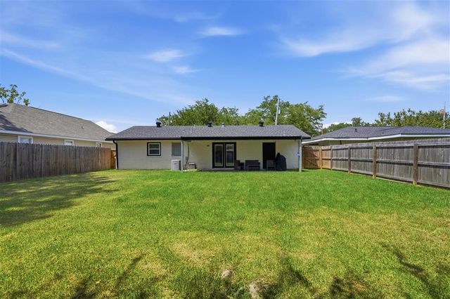 317 Overhill Drive, Lake Charles, LA 70605