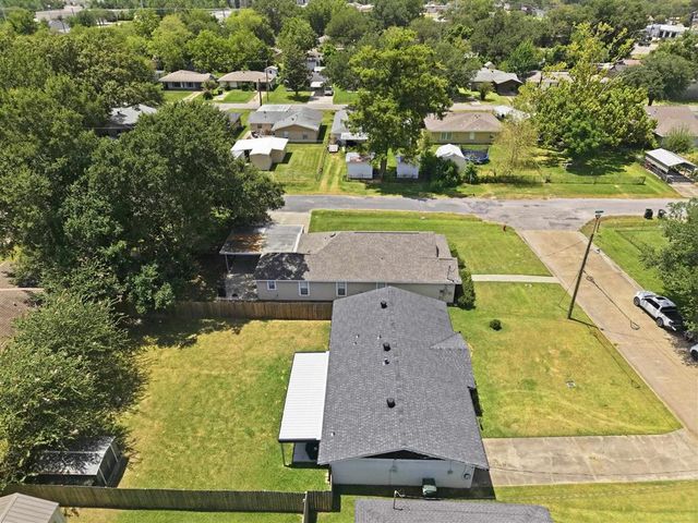 317 Overhill Drive, Lake Charles, LA 70605