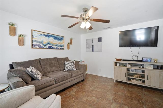 317 Overhill Drive, Lake Charles, LA 70605