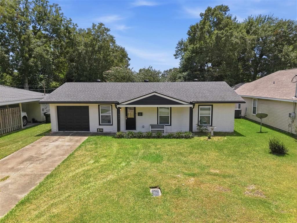 317 Overhill Drive, Lake Charles, LA 70605