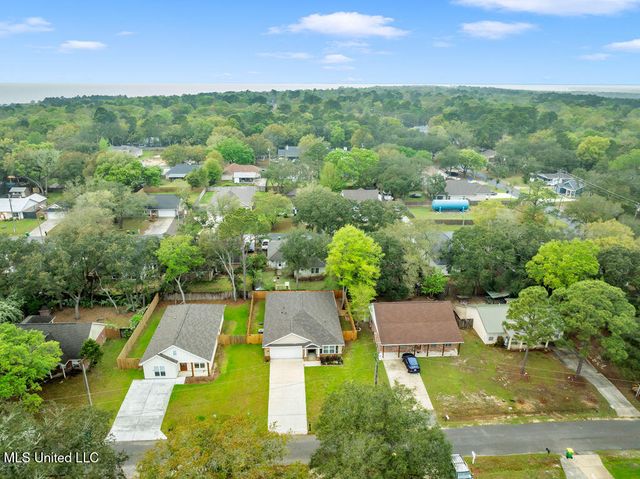 1617 Porpoise Drive, Ocean Springs, MS 39564