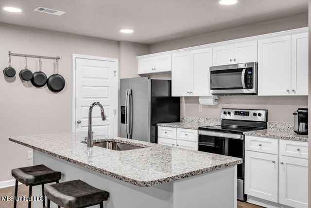 1617 Porpoise Drive, Ocean Springs, MS 39564