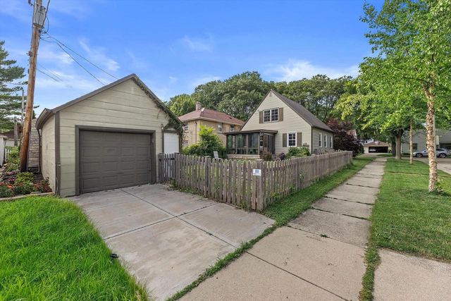 8601 Stickney AVENUE, Wauwatosa, WI 53226
