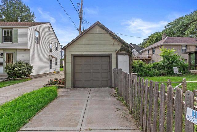 8601 Stickney AVENUE, Wauwatosa, WI 53226