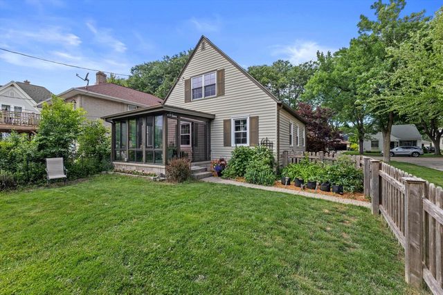 8601 Stickney AVENUE, Wauwatosa, WI 53226