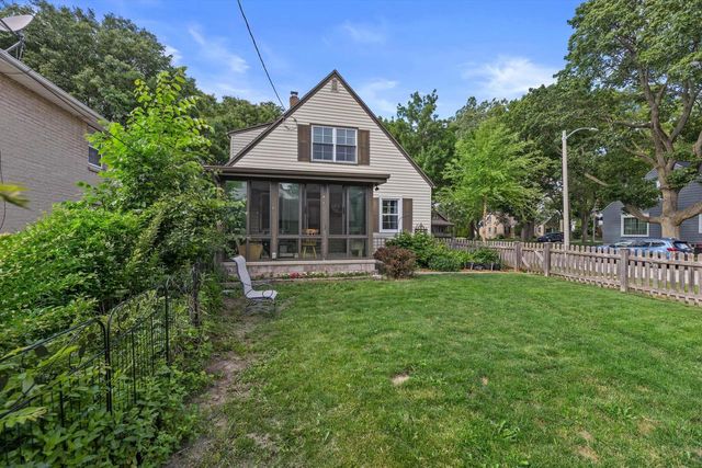 8601 Stickney AVENUE, Wauwatosa, WI 53226