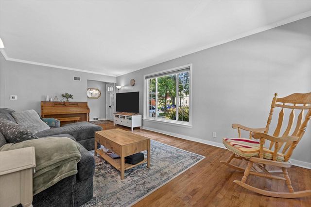 8601 Stickney AVENUE, Wauwatosa, WI 53226