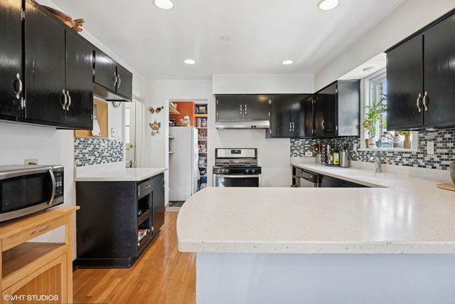 3012 N Nottingham Avenue, Chicago, IL 60634