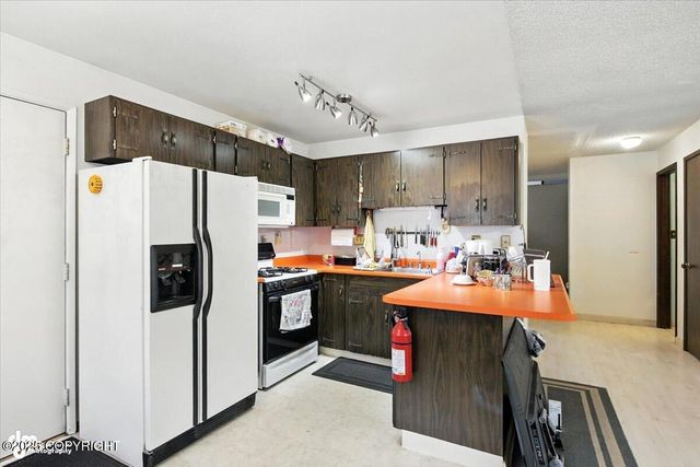 7013 Trafford Drive, Anchorage, AK 99504