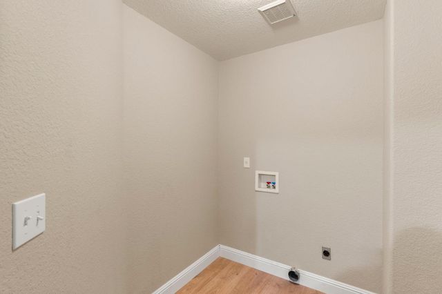 4068 Little John Rd, Copperopolis, CA 95228