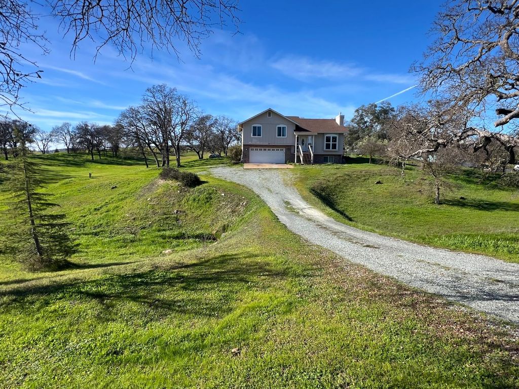 4068 Little John Rd, Copperopolis, CA 95228