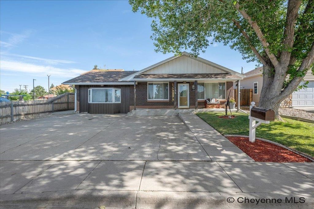 136 QUINCY RD, Cheyenne, WY 82009