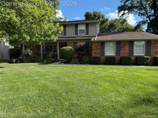 33717 Heritage Hills Drive, Farmington Hills, MI 48331