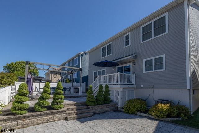224 N 18Th St, Kenilworth Boro, NJ 07033