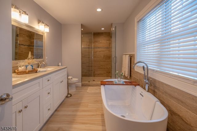 224 N 18Th St, Kenilworth Boro, NJ 07033