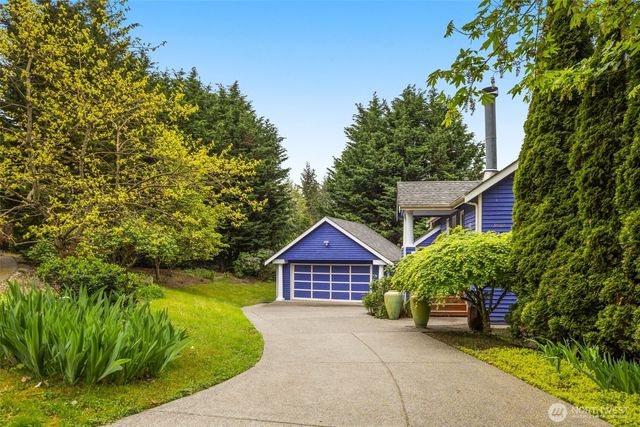9602 NE 35th Place, Clyde Hill, WA 98004