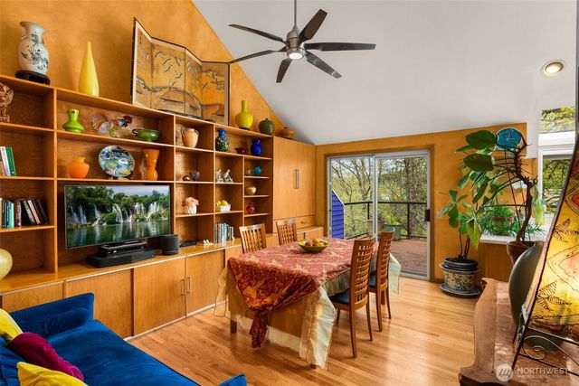 9602 NE 35th Place, Clyde Hill, WA 98004