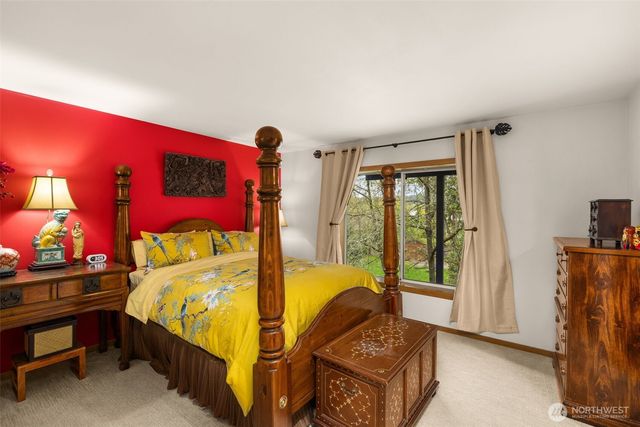 9602 NE 35th Place, Clyde Hill, WA 98004