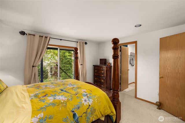 9602 NE 35th Place, Clyde Hill, WA 98004