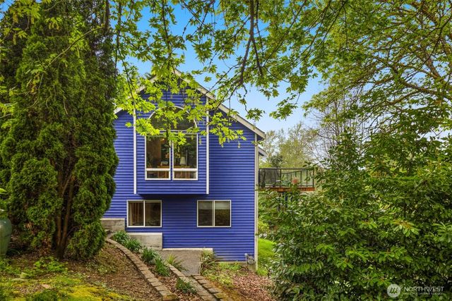9602 NE 35th Place, Clyde Hill, WA 98004