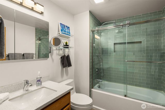 9602 NE 35th Place, Clyde Hill, WA 98004