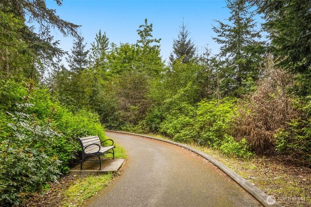 9602 NE 35th Place, Clyde Hill, WA 98004