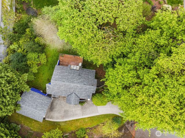 9602 NE 35th Place, Clyde Hill, WA 98004