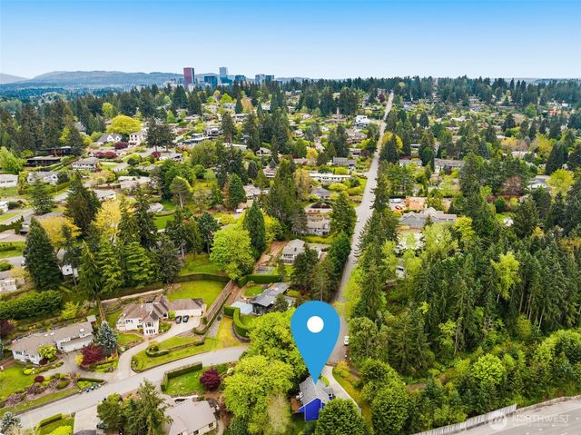 9602 NE 35th Place, Clyde Hill, WA 98004