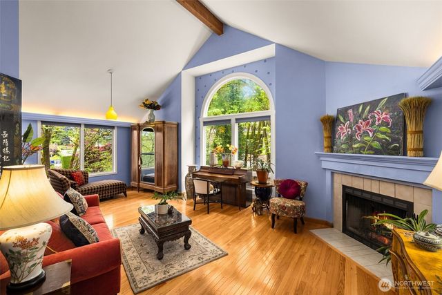 9602 NE 35th Place, Clyde Hill, WA 98004