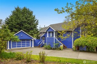 9602 NE 35th Place, Clyde Hill, WA 98004