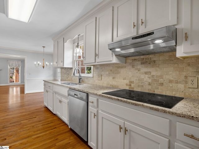 242 W Killarney Lake, Moore, SC 29369