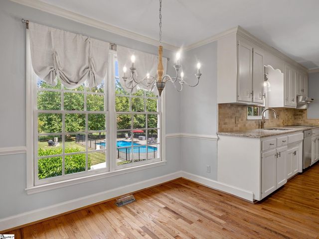 242 W Killarney Lake, Moore, SC 29369