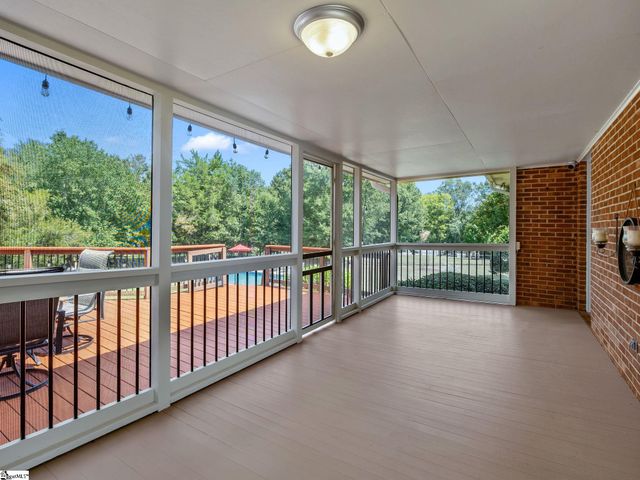 242 W Killarney Lake, Moore, SC 29369