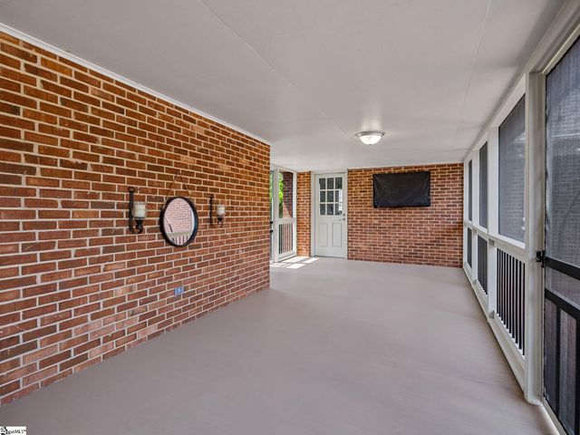 242 W Killarney Lake, Moore, SC 29369