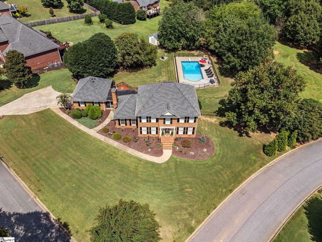 242 W Killarney Lake, Moore, SC 29369